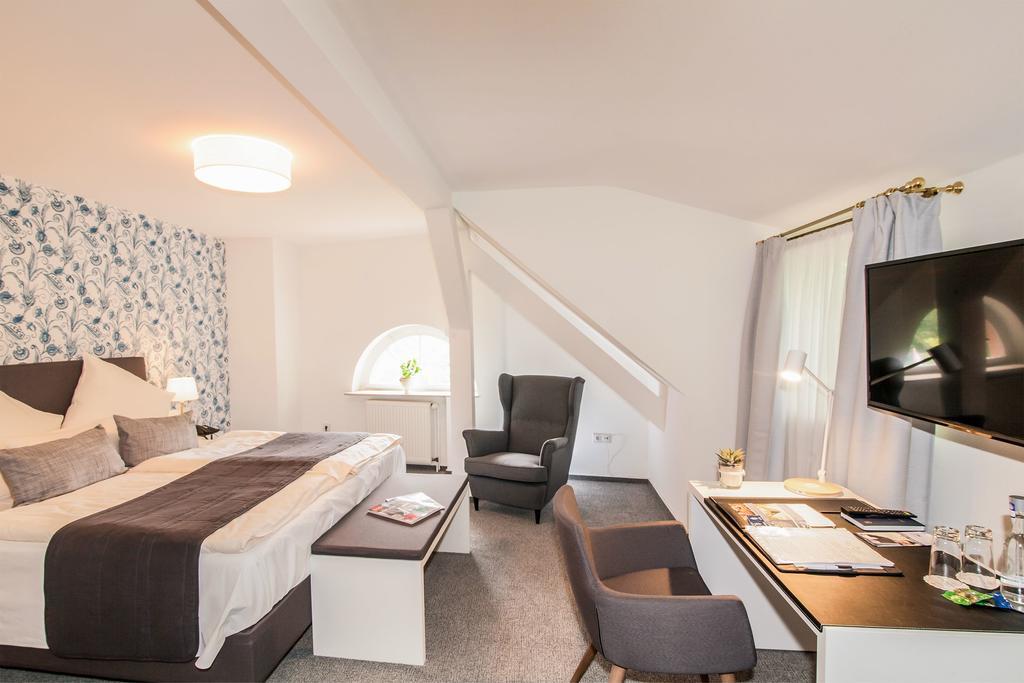 Hofgut Dippelshof Hotel- Und Restaurant Kg Mühltal Esterno foto