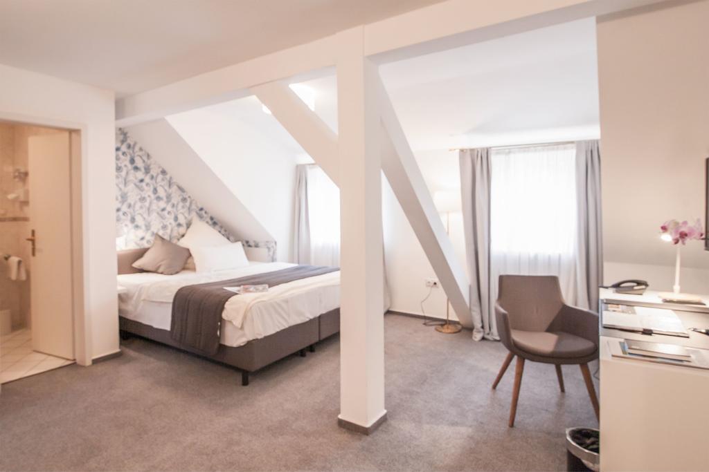 Hofgut Dippelshof Hotel- Und Restaurant Kg Mühltal Esterno foto